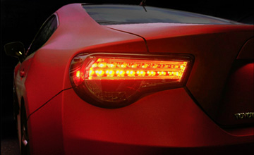 車のヘッドライト テールランプ ブレーキランプの交換時期について エアロ ドレスアップパーツ通販サイト オートアクセサリープロデュース２