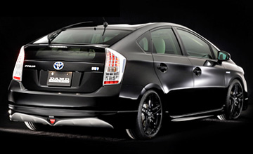 ダムド プリウス エアロパーツ