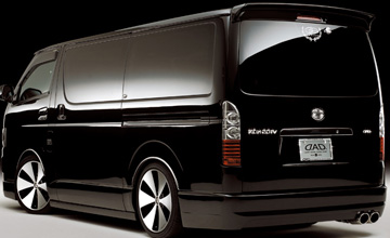 ギャルソン・DAD ハイエース エアロパーツ