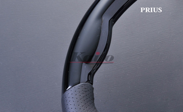 プリウス ウッドステアリング ピアノブラック