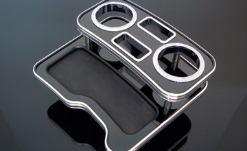 �A���t�@�[�h�@�Z���^�[�e�[�u���@�s�A�m�u���b�N