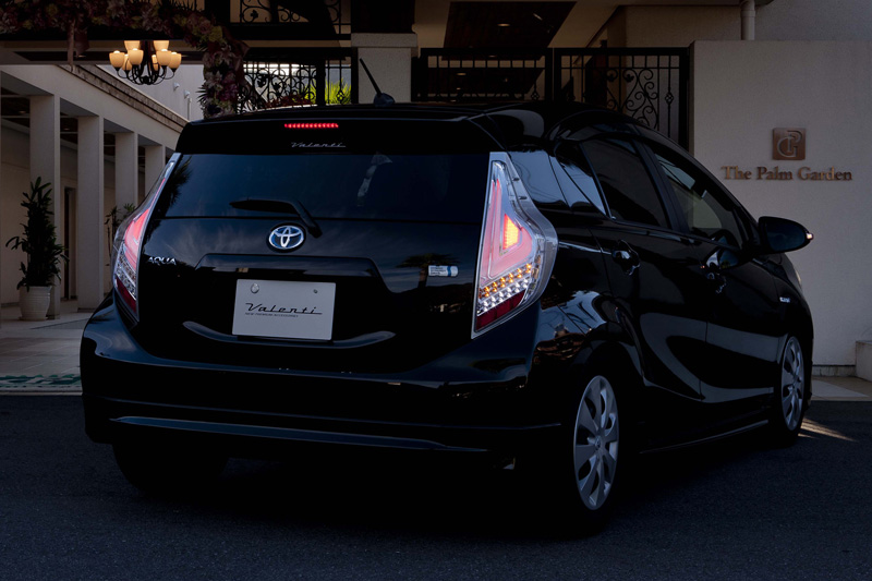トヨタ アクア ヴァレンティスモークテールランプ www.quintcoach.com.br